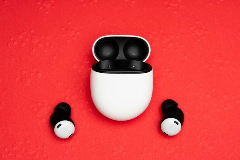 Silence the World: The Ultimate Guide to Choosing, Using, and Loving Noise‑Cancelling Earbuds