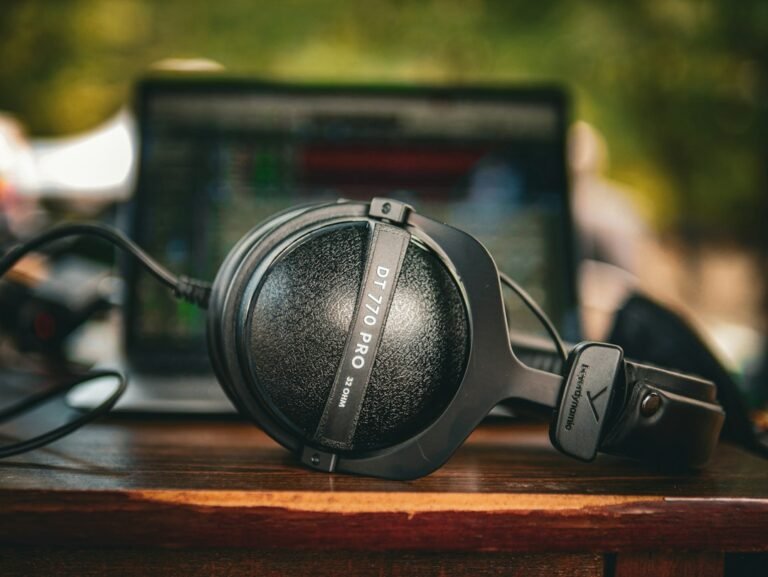 The Ultimate Guide to Choosing, Using, and Maintaining the Perfect Wired Headset